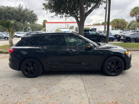 2021 Audi e-tron quattro Premium