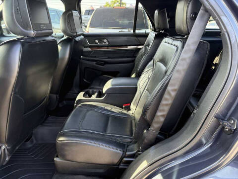 2017 Ford Explorer Platinum