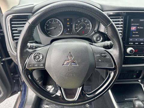 2020 Mitsubishi Outlander SE