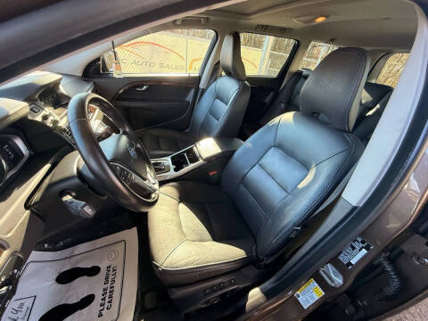 2015 Volvo XC70 T6 Platinum