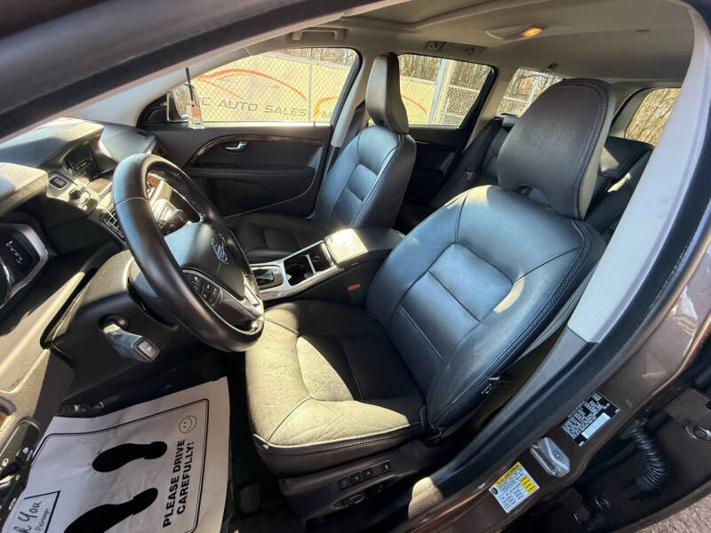 2015 Volvo XC70 T6 Platinum