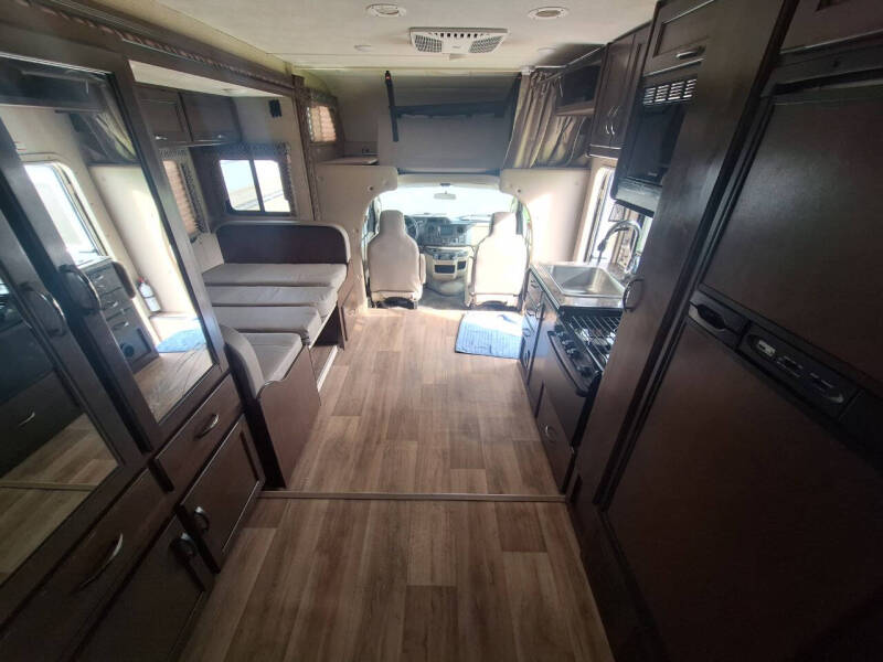 2018 Thor Motor Coach Four Winds 24F