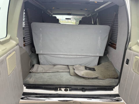 2000 Ford E-Series E-150