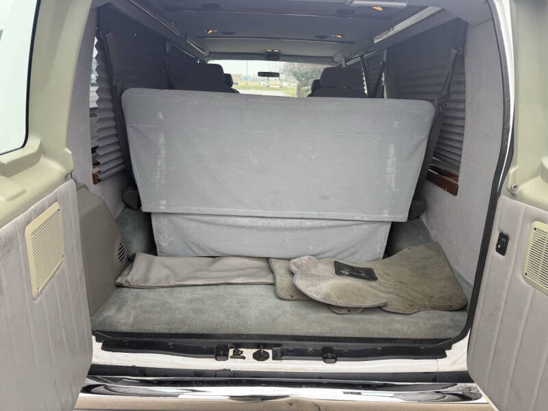 2000 Ford E-Series E-150