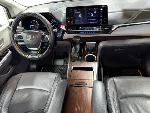 2021 Toyota Sienna LE 8-Passenger