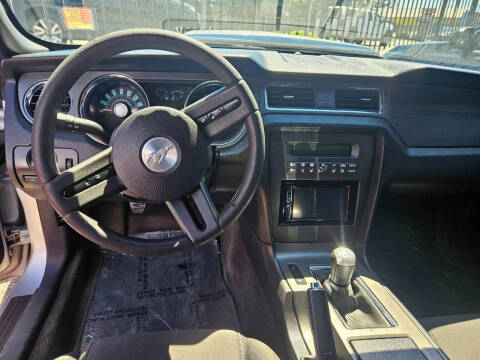 2012 Ford Mustang V6