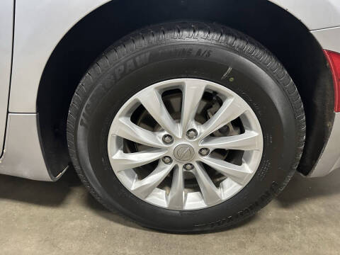 2017 Chrysler Pacifica Touring-L