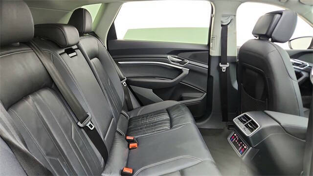 2024 Audi Q8 e-tron quattro Premium