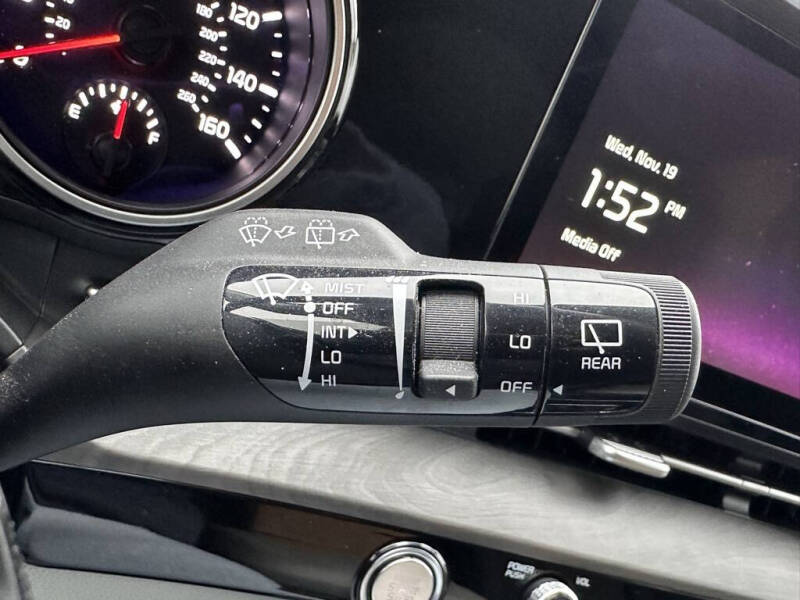 2024 Kia Carnival EX