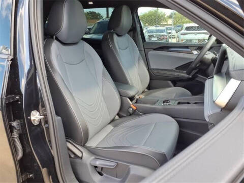 2025 Volkswagen Tiguan SE R-Line Black