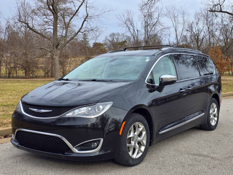 2017 Chrysler Pacifica for sale at AtoZ Car in Saint Louis MO