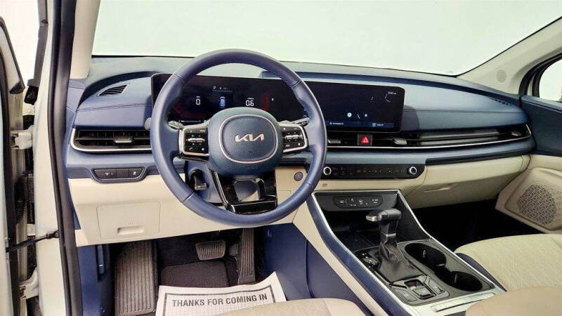 2025 Kia Carnival EX