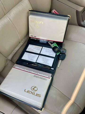 2000 Lexus ES 300