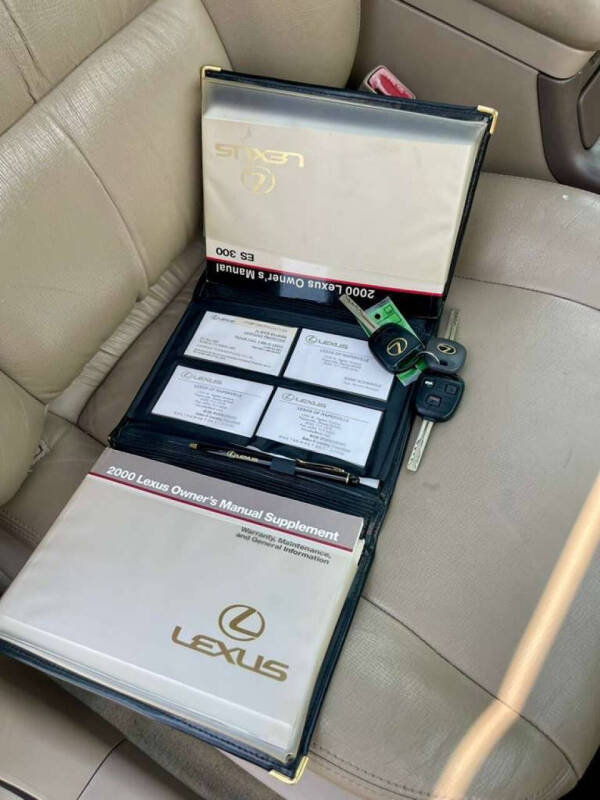 2000 Lexus ES 300