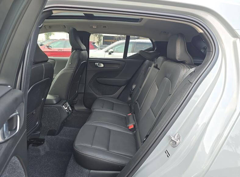 2026 Volvo XC40 B5 Plus