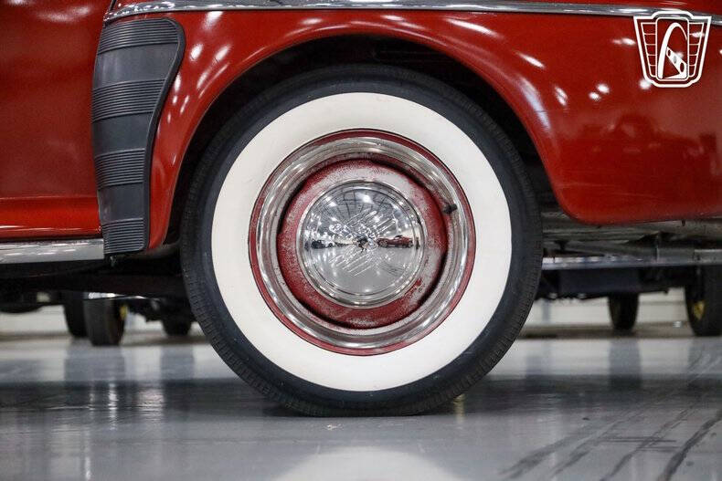 1947 Ford Deluxe