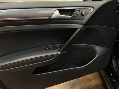 2019 Volkswagen Golf GTI S