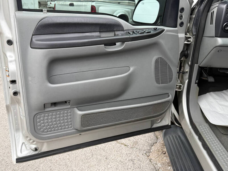 2005 Ford Excursion XLT