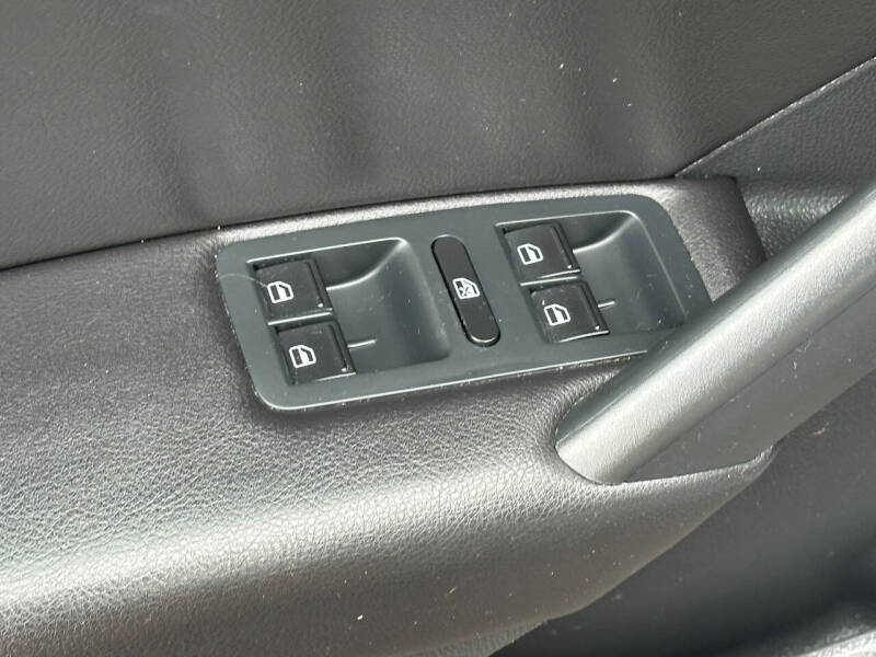 2015 Volkswagen Passat 1.8T Limited Edition