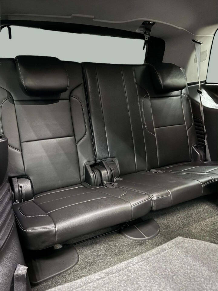 2018 Chevrolet Tahoe LT 4x4 4dr SUV - Black exterior view 9