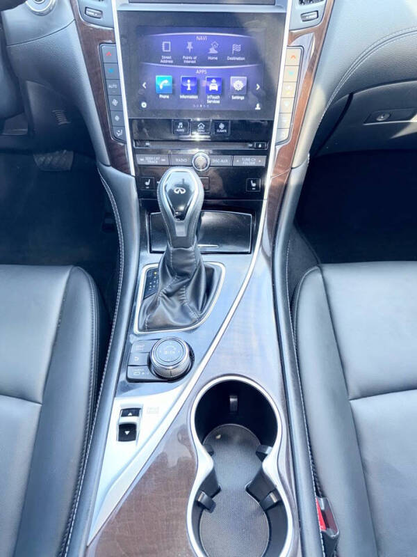 2019 INFINITI Q50 LUXE photo 19