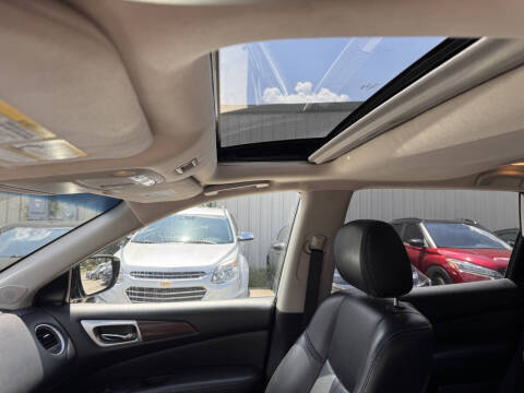 2017 Nissan Pathfinder Platinum