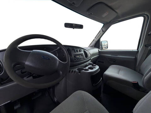 2005 Ford E-Series E-350 SD