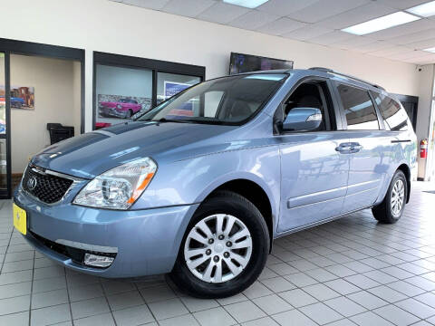 2014 Kia Sedona for sale at SAINT CHARLES MOTORCARS in Saint Charles IL