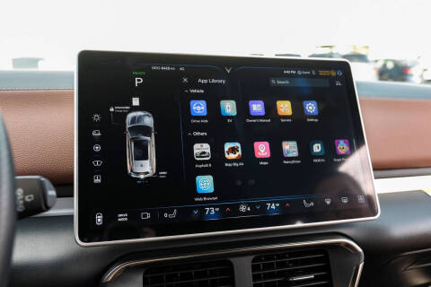2024 VinFast VF8 Plus