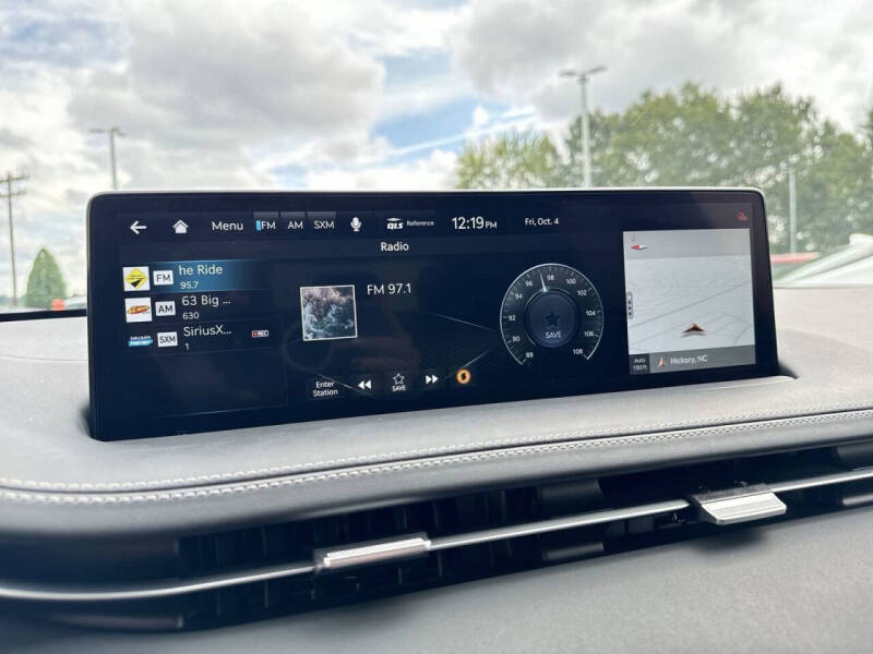 2025 Genesis GV70 2.5T Standard