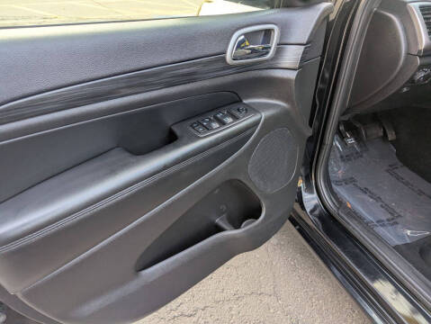 2019 Jeep Grand Cherokee Laredo