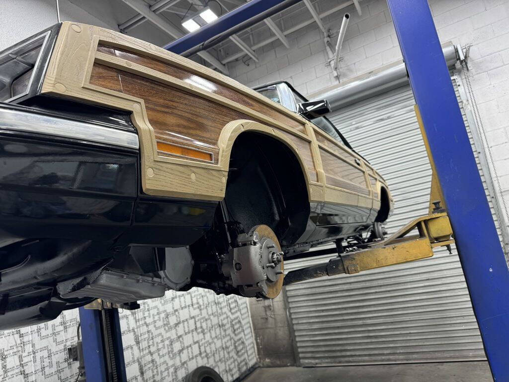 1985 Chrysler Le Baron 38