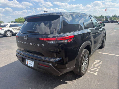 2023 Nissan Pathfinder S