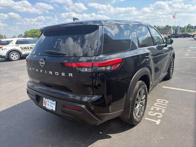 2023 Nissan Pathfinder S