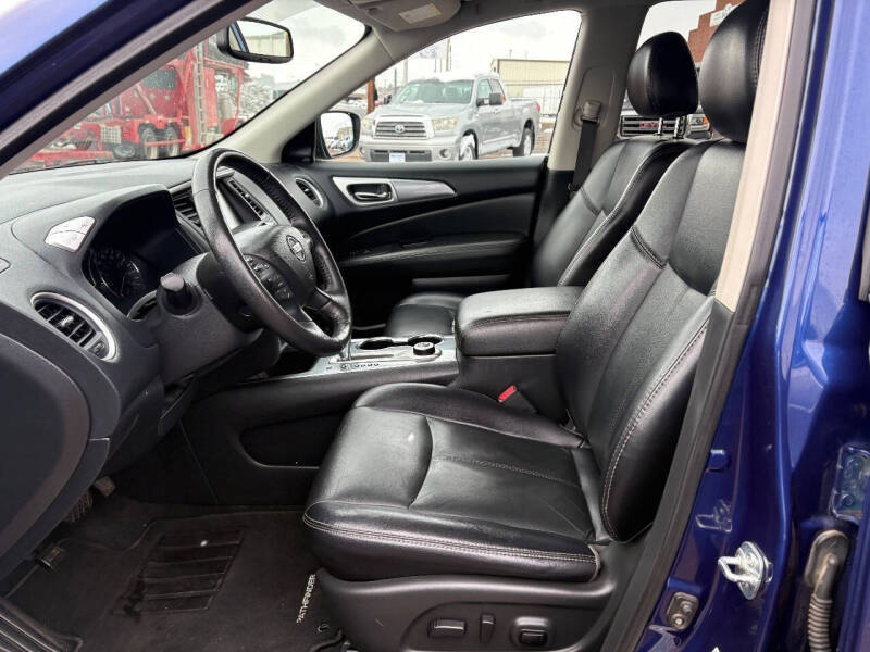 2020 Nissan Pathfinder SL