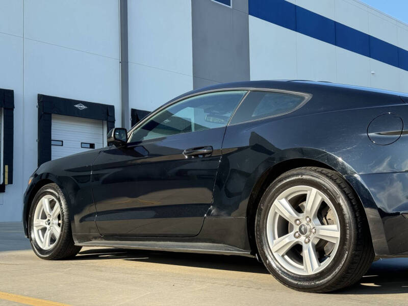2016 Ford Mustang V6