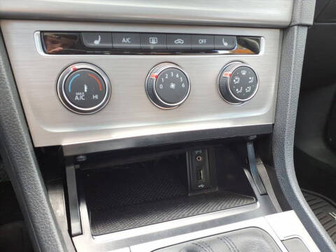 2017 Volkswagen Golf TSI S