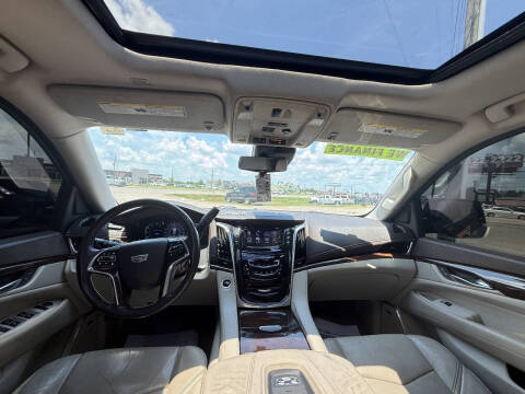 2017 Cadillac Escalade Luxury