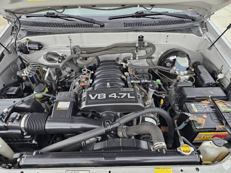 2005 Toyota Sequoia SR5