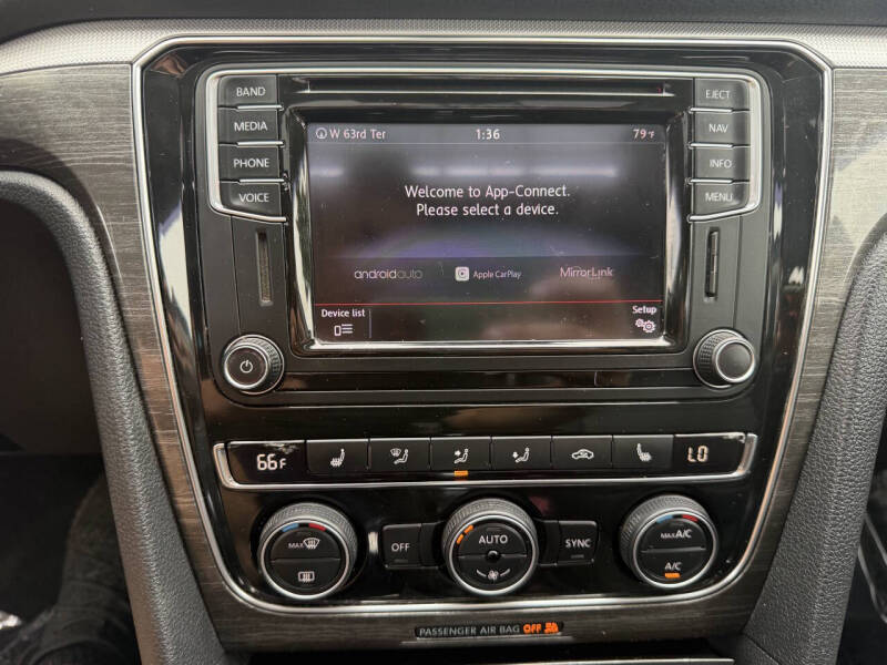 2016 Volkswagen Passat 1.8T SE