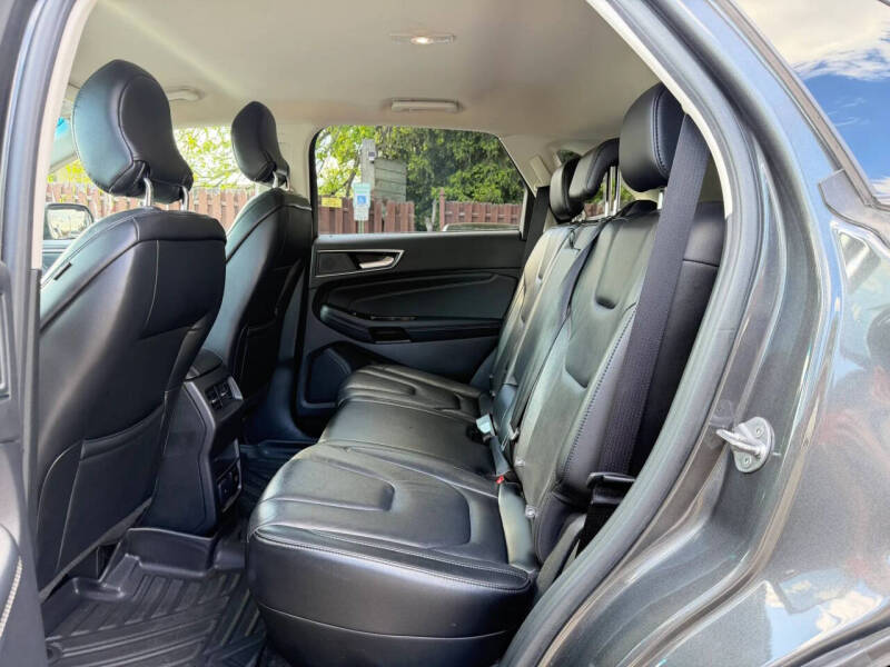 2019 Ford Edge Titanium