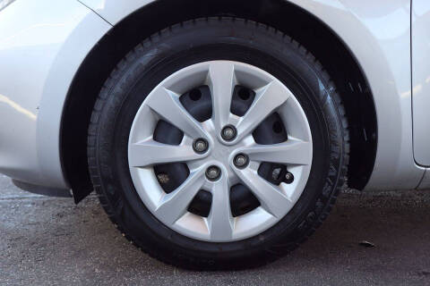 2012 Kia Rio 5-Door LX