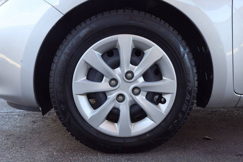 2012 Kia Rio 5-Door LX