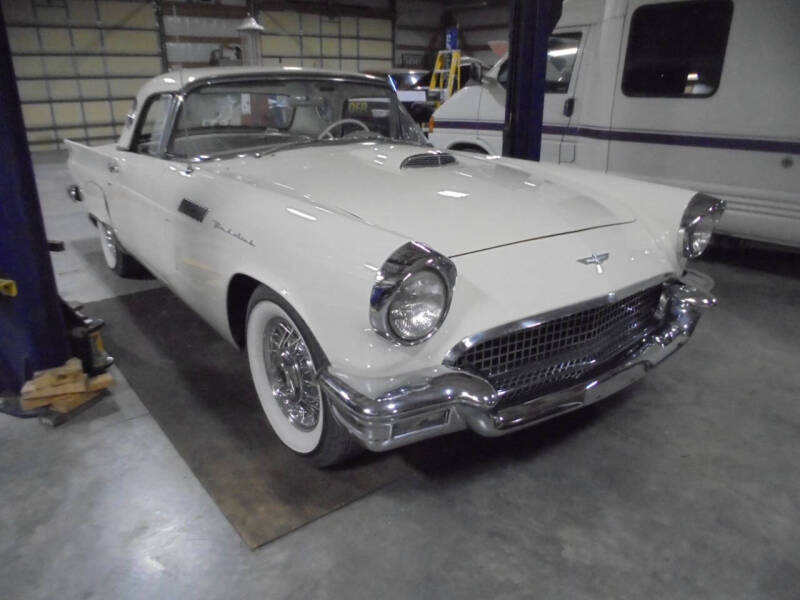 1957 Ford Thunderbird