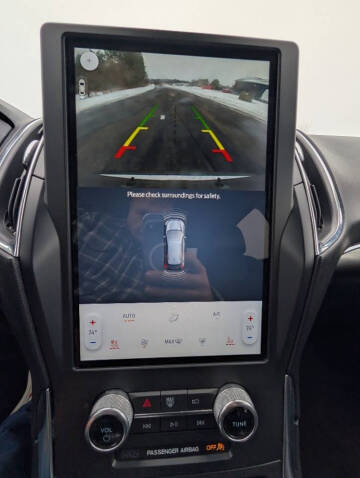 2022 Ford Edge Titanium