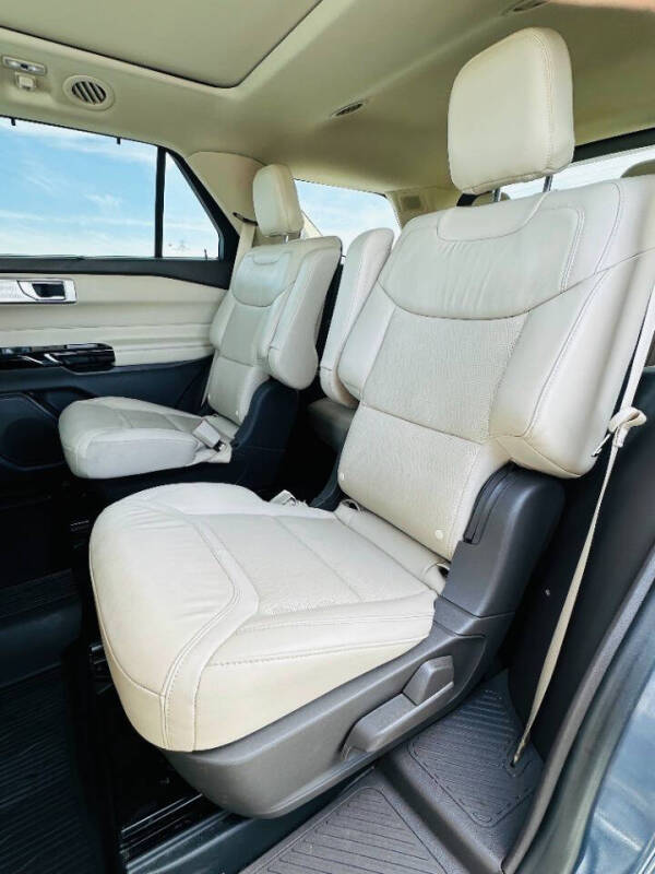 2021 Ford Explorer Platinum