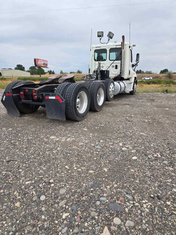 2013 Freightliner 225