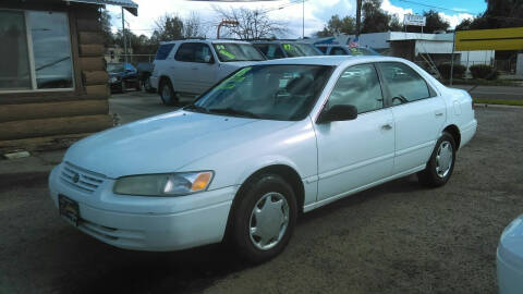 1998 Toyota Camry for sale at Larry's Auto Sales Inc. in Fresno CA