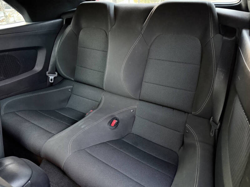 2015 Ford Mustang V6