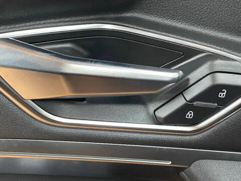 2022 Audi e-tron quattro Premium Plus